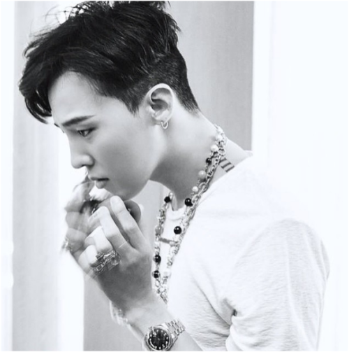 mrkwonandmrchoibabygirl:Some black & white gd for you...