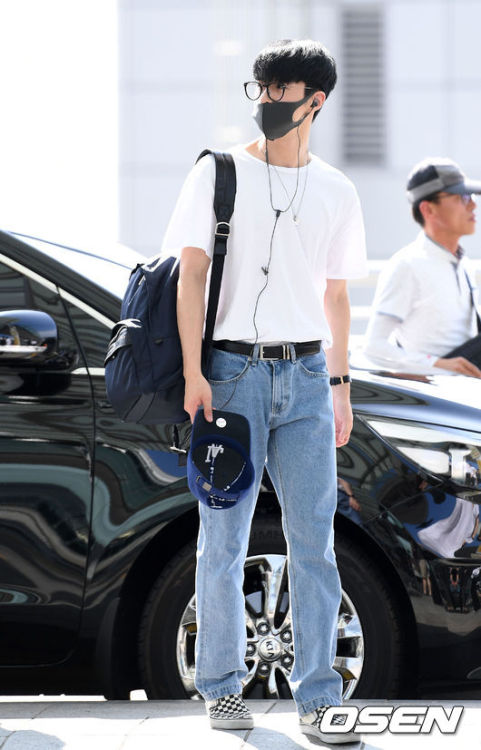 pen1ag0n:pentagon yeo one at the airport, heading to kcon la