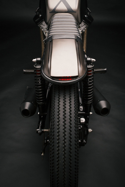 utwo:Honda CX500 Cafe Racer© x-axis