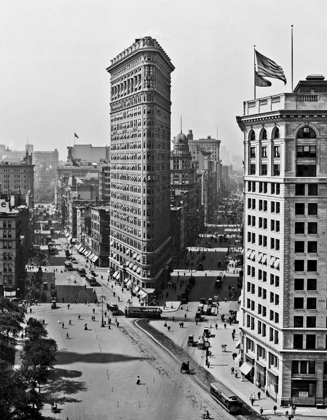 Flatiron Building, New York⁣ 1908⁣ ⁣ Source:... - The past is a foreign ...