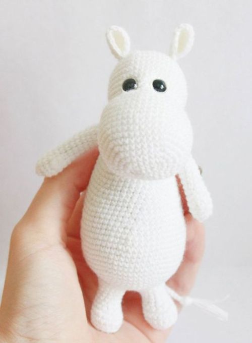 podkins:MoominA free crochet amigurumi pattern for this little...