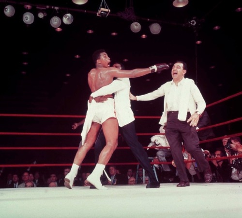 twixnmix:Muhammad Ali (then known as Cassius Clay) vs Sonny...