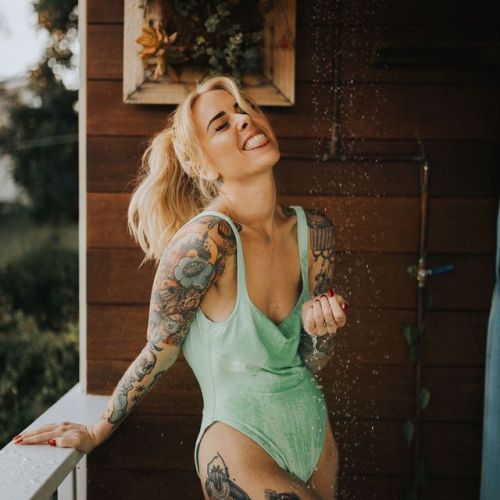 wanna-do-bad-things-with-u:Alysha Nett