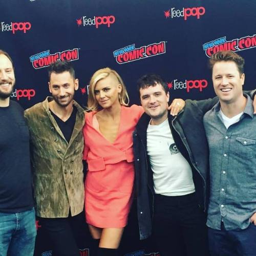 bestofjoshhutcherson:Josh at the new york comic con...