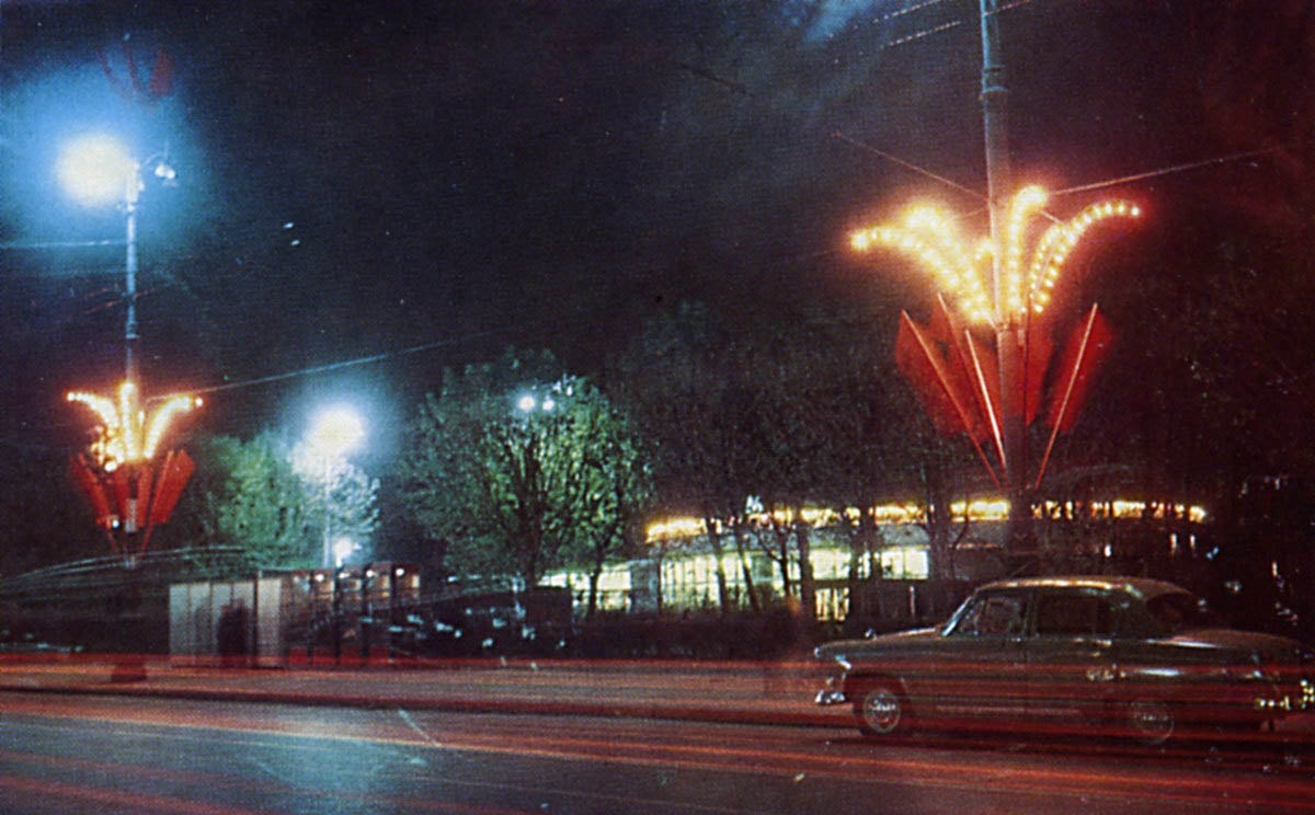 October Revolution Day decorations in Leningrad (1967)