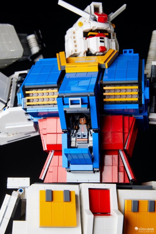 dontsteponthelegos:(via Colossal Gundam made with over 10,000...