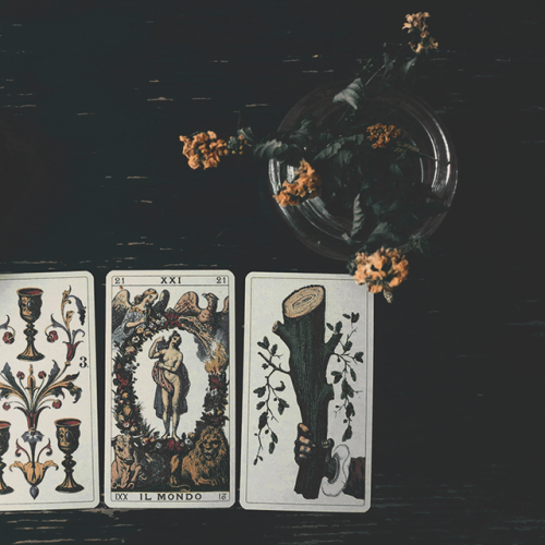 themoonparlor:Tarot mood. Let the magic begin.️