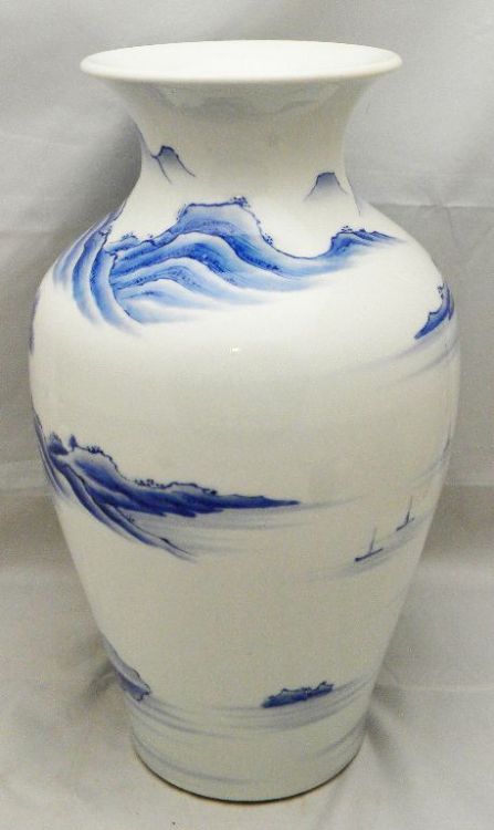 fujiwara57:Paire de vases en porcelaine bleue et blanche  -...