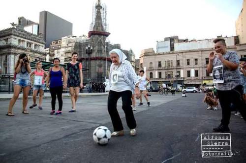 No me gusta el fútbol en general, pero hoy si. En el Día de la...