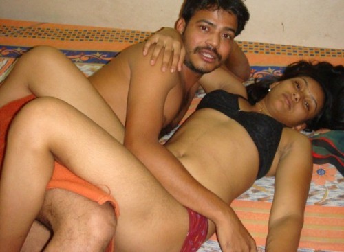 desibhavi:(via Bihari Bhabhi Fucking Pussy Nude Sex Photos)