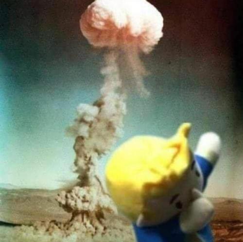 fakehistory:President Harry S. Trumen moments after the bombs...