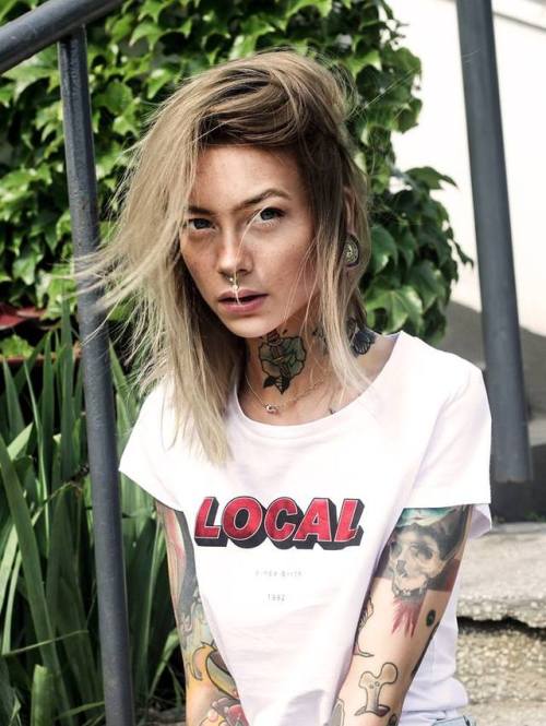 girls with tattoos tattooed girl inked girl alternative girl tattooed inked alternative girls alternate model model tattoos tattoed girls Brudna Heroina girls with piercings