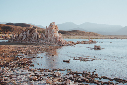 mono lake california lake no clouds peace and quiet beautiful serene desert sierras mountains landscape beautiful view best of nature photographers on tumblr travel adventure