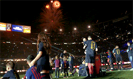 إحتفال برشلونة بلقب الدوري لموسم 2018/2019 في الكامب نو  Tumblr_pqqqbte96n1uo4zhwo10_400
