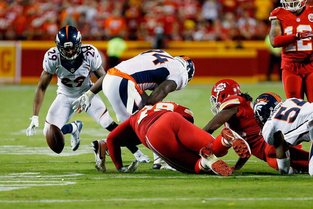 Denver cornerback Bradley Roby looks to pick up... - SI Photo Blog