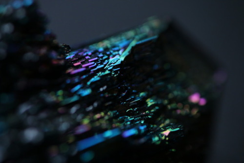 90377:My first unedited macro shots of a silicon carbide crystal...