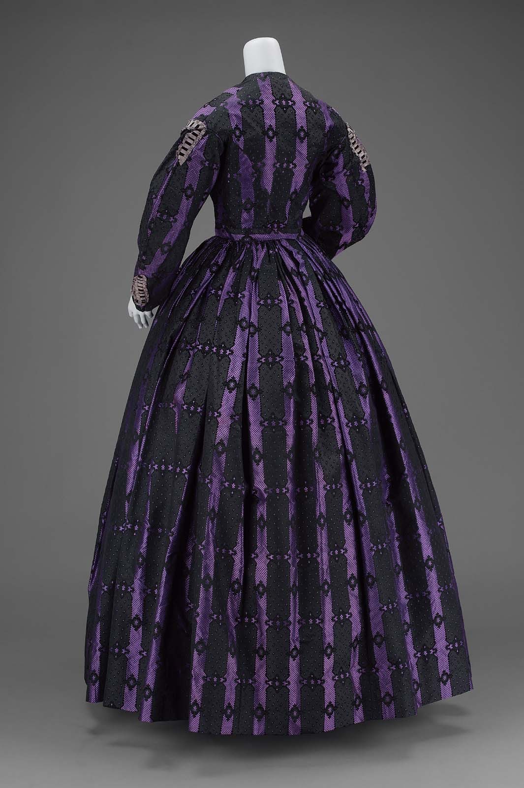 Fashion and Costume History – ephemeral-elegance: Heavy Silk Woven Silk ...