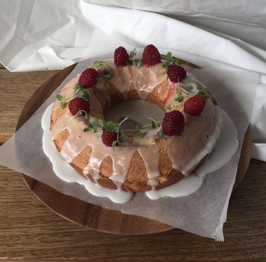 https://www.instagram.com/nanasserie