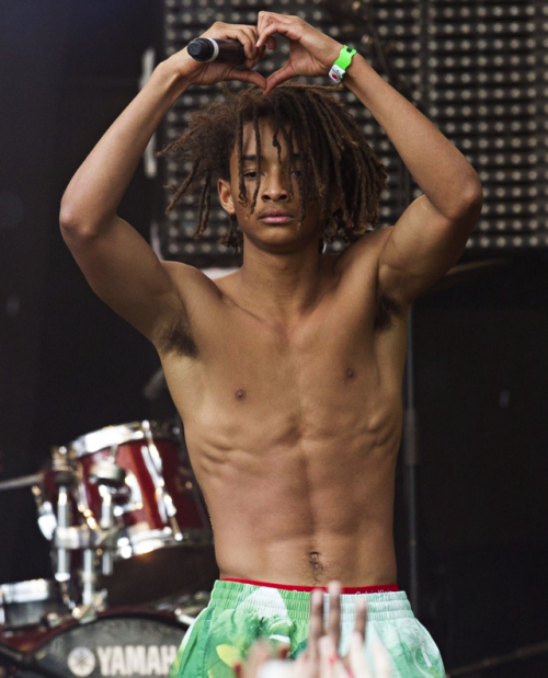 malecelebsandporn:Jaden Smith