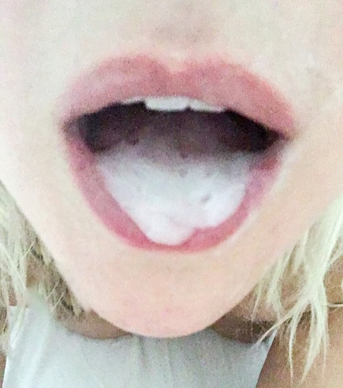 Nothing feels as sexy as letting the cum in your mouth rest...