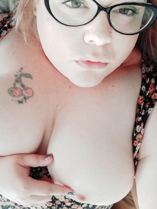 babybottlerocket:I’m so fucking needy.