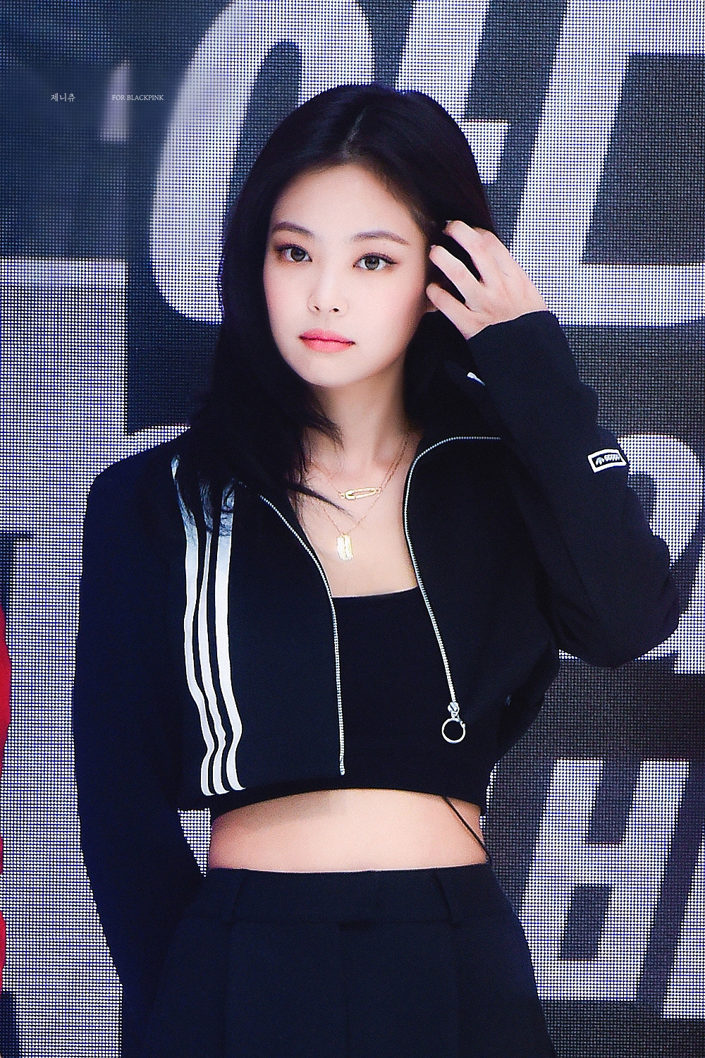 Pin by ʀɪʏᴀ⁷ （げポセ） on jennie | Girls bomber jacket, Fashion, Blackpink ...