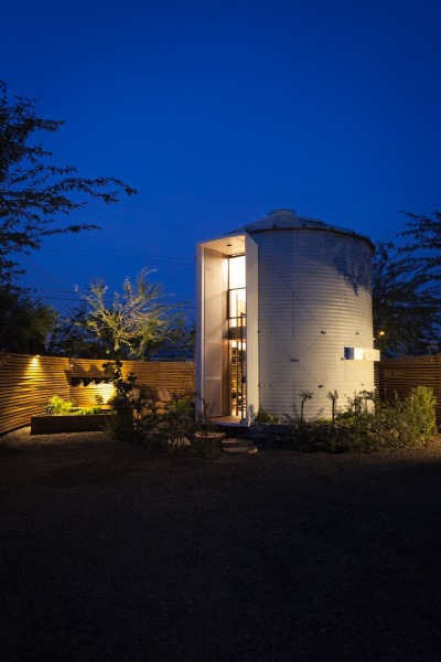 ombuarchitecture:<br /><br />SILO HOUSEPHOENIX • ARIZONABy Christoph Kaiser