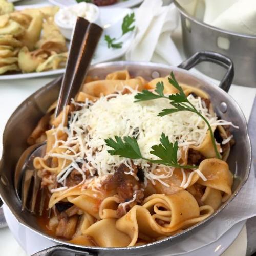 food-porn-diary:Delicious pasta with meat sauce in...