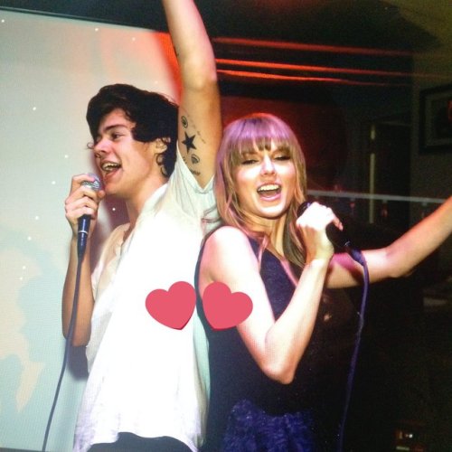 harrystylesdaily:Harry and Taylor Swift singing karaoke at One...