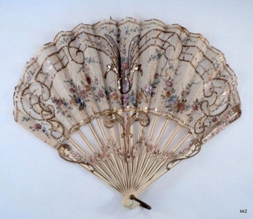 vint-agge-xx:Antique Fans