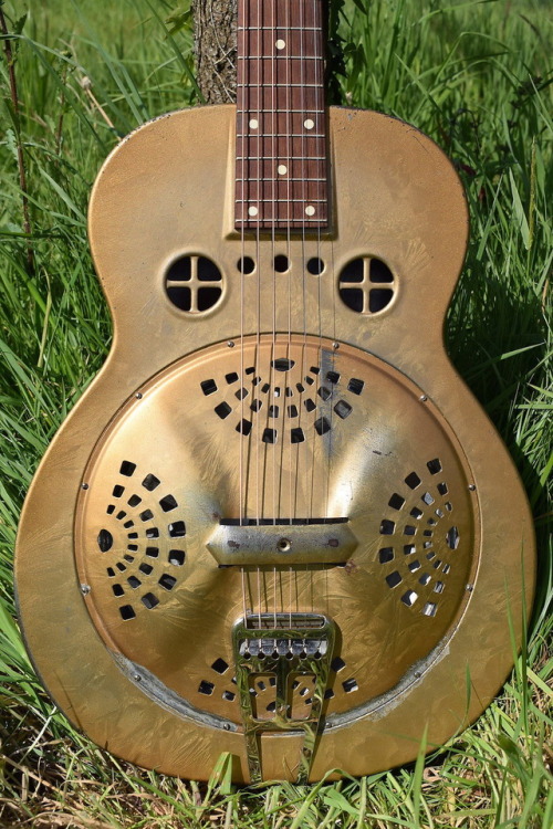 spacebeach23:1932 Dobro M32 Gold frosted...