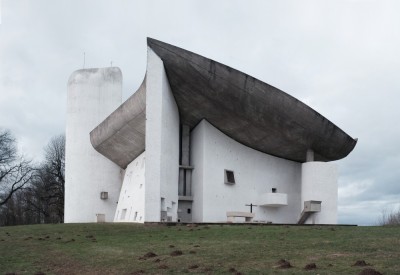 ombuarchitecture:<br /><br />RonchampBy Le CorbusierVia Archdaily