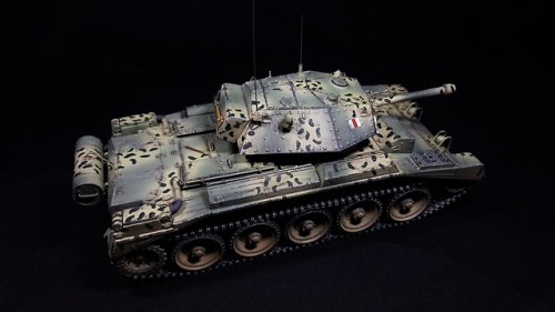 Italeri 1/35 scale World of Tanks Crusader III