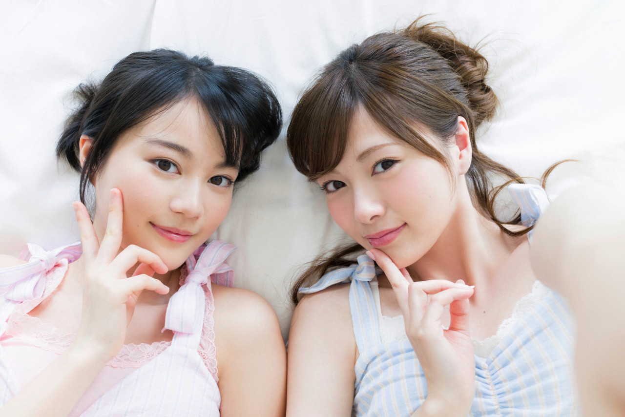 Ikuta Erika and Mai Shiraishi on YSWEB Magazine vol 3