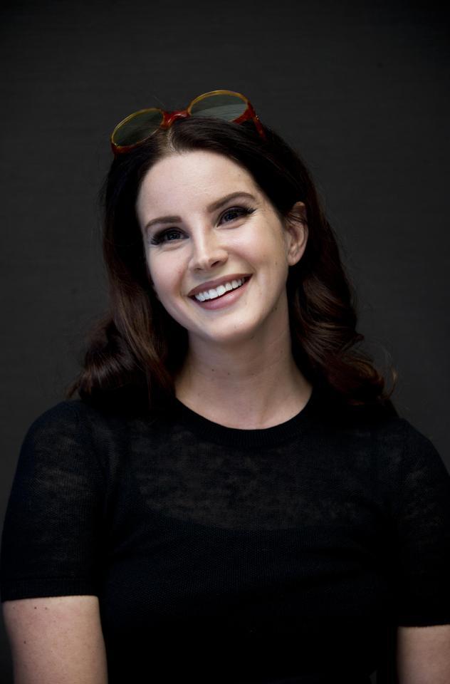Lana Del Rey at the ‘Big Eyes’ film photocall in... - Fake! You ...