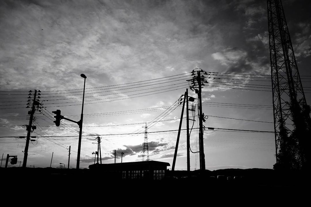 Nekoway Com Notebook 新潟 夕焼け 夕日 雲 空 青空 モノクロ モノクローム モノクロ写真 モノクローム写真 モノクロの世界 白黒写真 加工画像 Digitalart Art Monochrome Blackandwhite Blackandwhitephotography Bnwphotography Bandw Japan