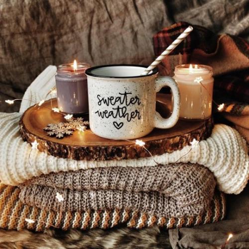 Fall autumn leaves aesthetic light candle sweater warm cozy glow pale indie hippie hipster marshmallow coffee cider pumpkin apple october November vintage nature photography spooky season food autumn blog food blog witch