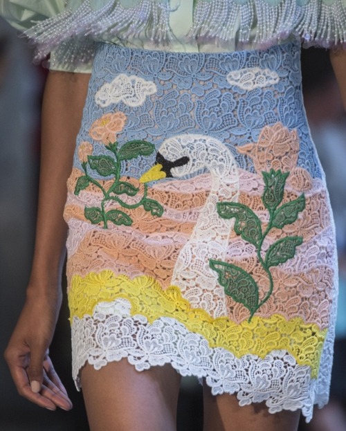 vivetta fashion runway mfw Swan