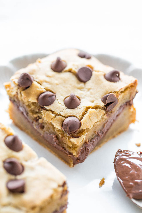 foodffs:NUTELLA-STUFFED CHOCOLATE CHIP BLONDIESReally nice...