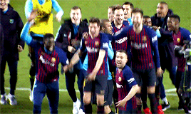 إحتفال برشلونة بلقب الدوري لموسم 2018/2019 في الكامب نو  Tumblr_pqqqbte96n1uo4zhwo2_400