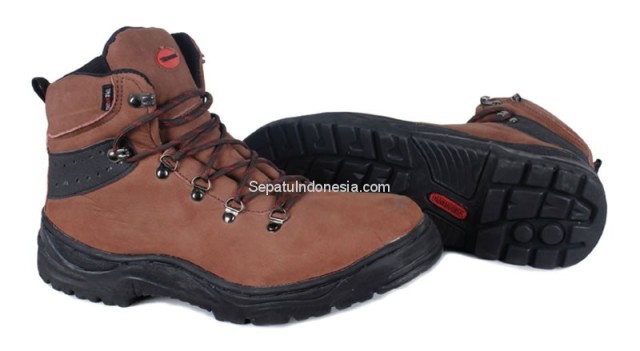  Sepatu  boot  TMS 002 adalah  sepatu  boot  yang nyaman 