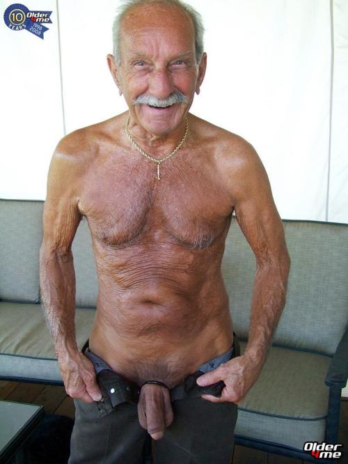 jimbo1-love:tompassion:Sexy GrandpaSo HOT