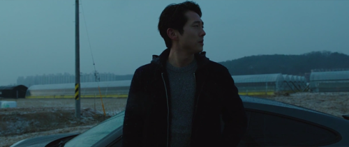 throughaglassdarkly1961:Steven Yeun in 버닝 Burning (2018) dir....