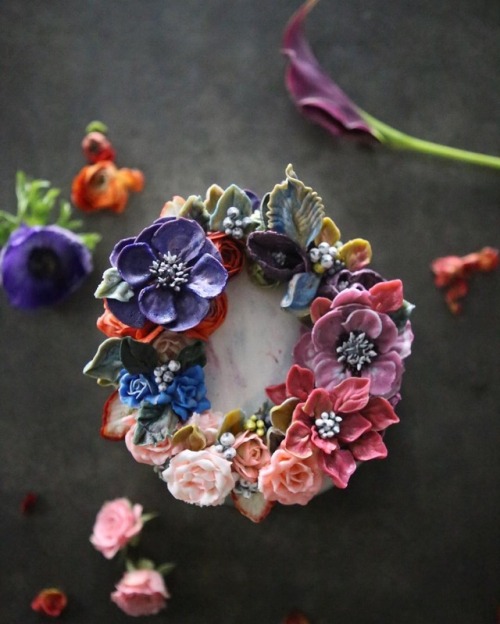 sosuperawesome:Floral Cake Art by Soo Cake on InstagramFollow...