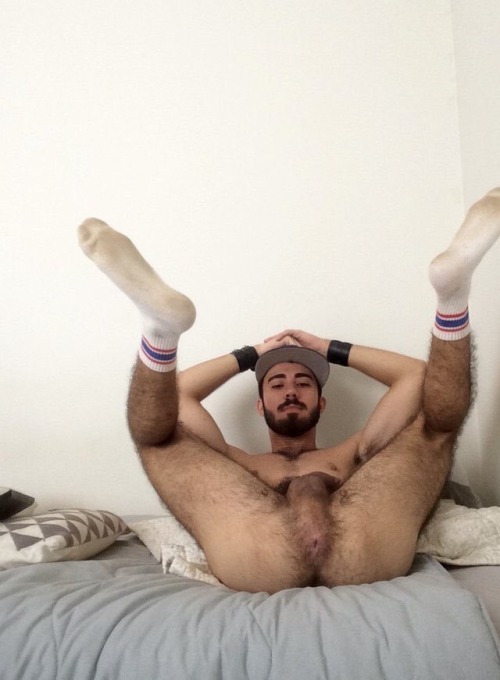 hot-arab-boys:Legs up Bitchs