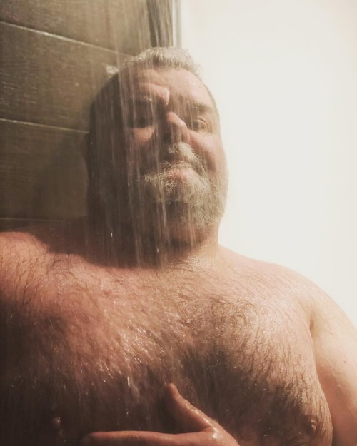 coachbear:Shower time fellas…I love you man 