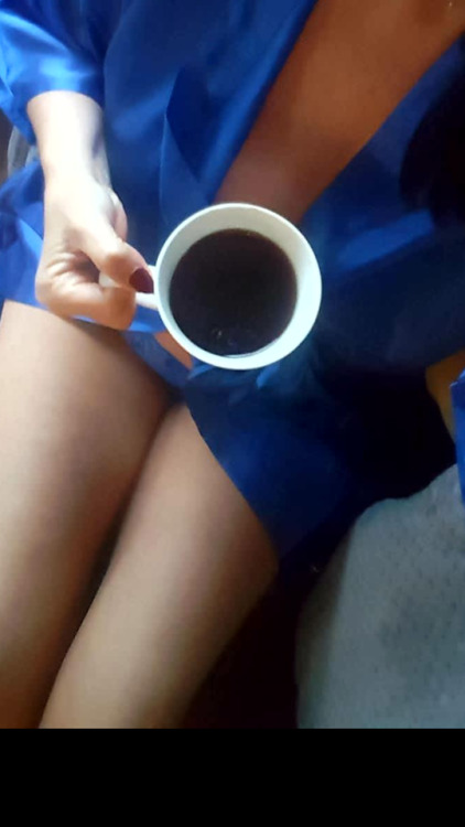 lovethetouch:Morning tumblr …coffee and a chill ❤Mmmm we...