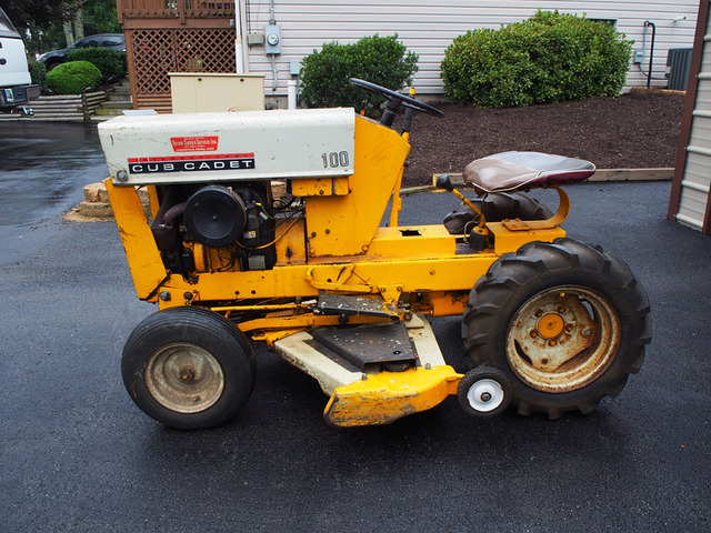 Bid On Estates — 1960’s Era International Harvester Lawnmower up...