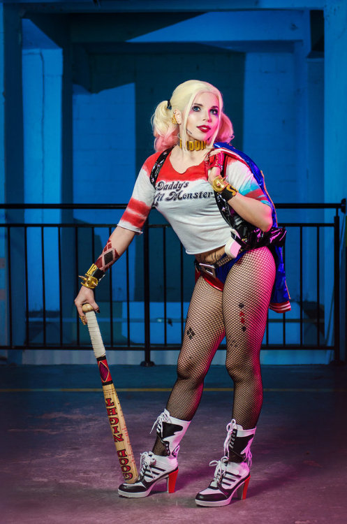 cosplayfanatics:Harley Quinn ~ by ohmyvee