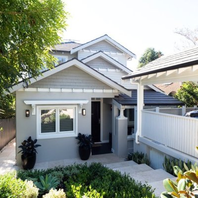 From a tired, old, untouched single storey bungalow in Naremburn to beautiful custom renovated oasis 🏡
•
•
•
•
#custom #build #renovation #designer #luxurylifestyle #architecture #sydney #hamptons #newhome #dreambig #landscape #garden #oasis #california #bungalow (at Naremburn, Willoughby)